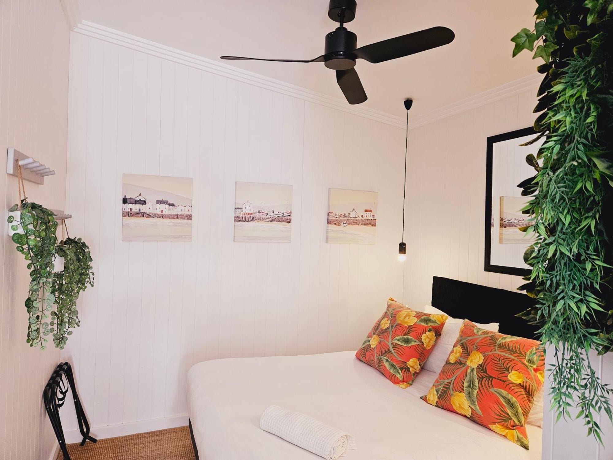 By The Seaside Hotel มอร์นิงตัน ภายนอก รูปภาพ