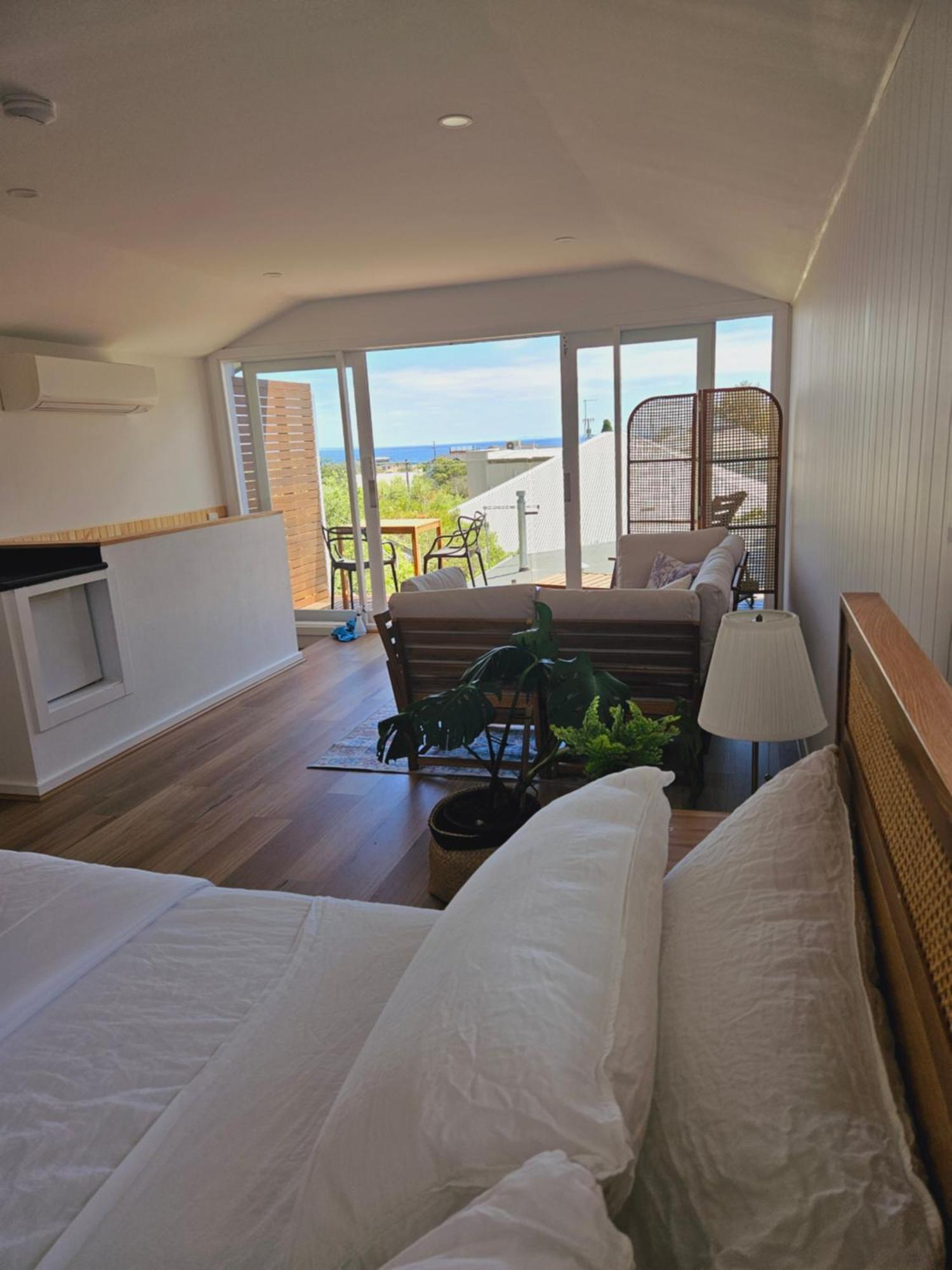 By The Seaside Hotel มอร์นิงตัน ภายนอก รูปภาพ